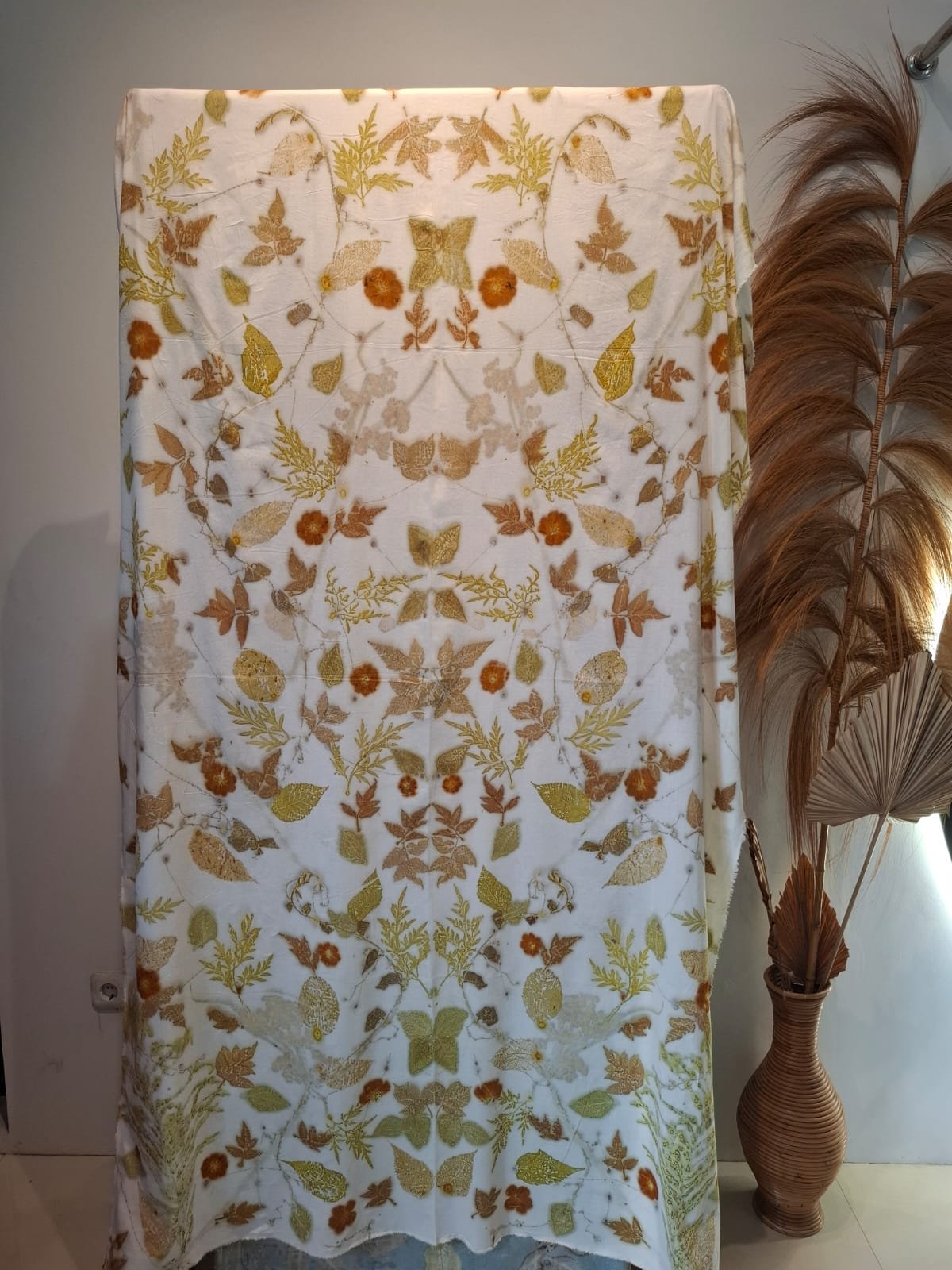 Motif ecoprint dari daun Hutan Harapan